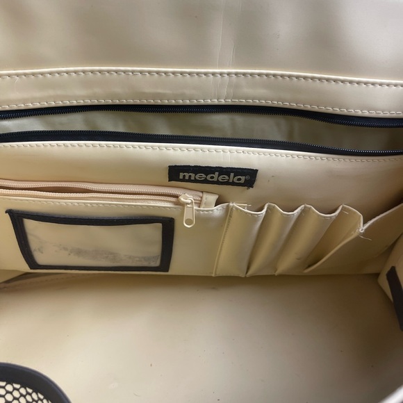 Medela Black and Tan Baby Bag - Picture 8 of 12